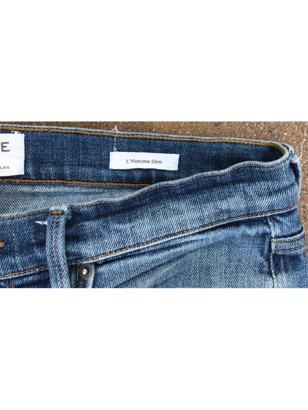Frame Made in USA  L'Homme Slim-Fit Denim Blue Jeans Light Wash Mens 30x31 hole